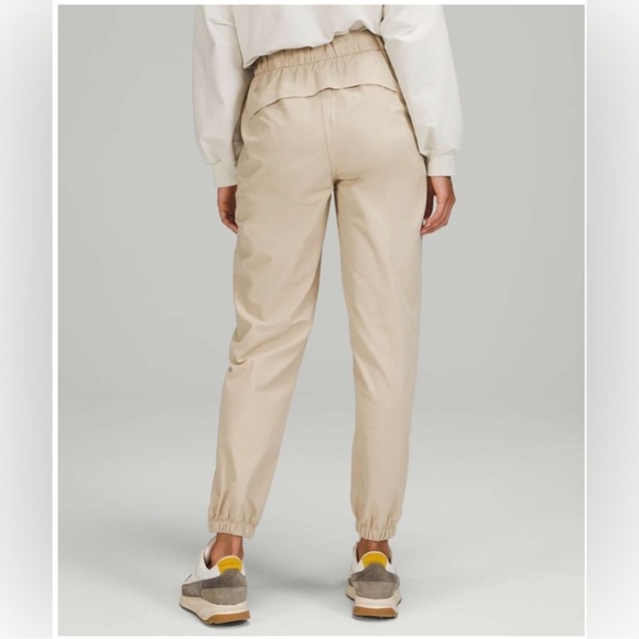 EUC - Lululemon Warpstreme™ High-Rise 7/8 Jogger - Size 33 - Picture 2 of 5